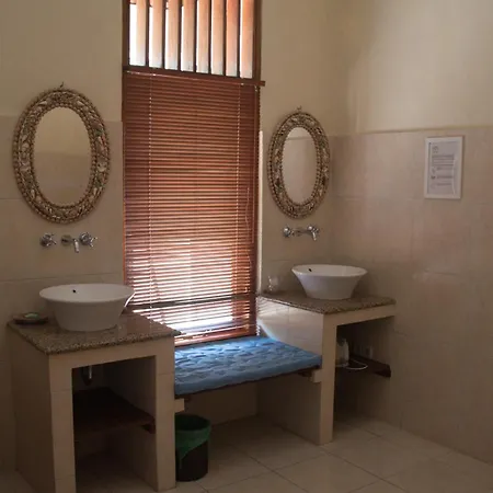 Guesthouse Rumah Senang Kalibaru Buitenkant foto