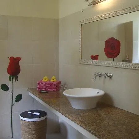 Guesthouse Rumah Senang Kalibaru Buitenkant foto